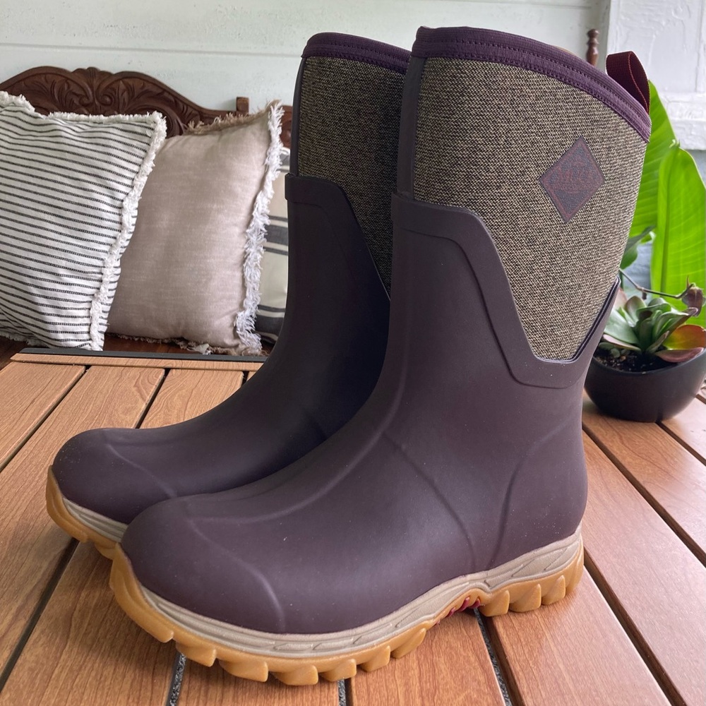 Muck Women's Arctic Sport II Mid Boot Rubber Boots Red Size 8